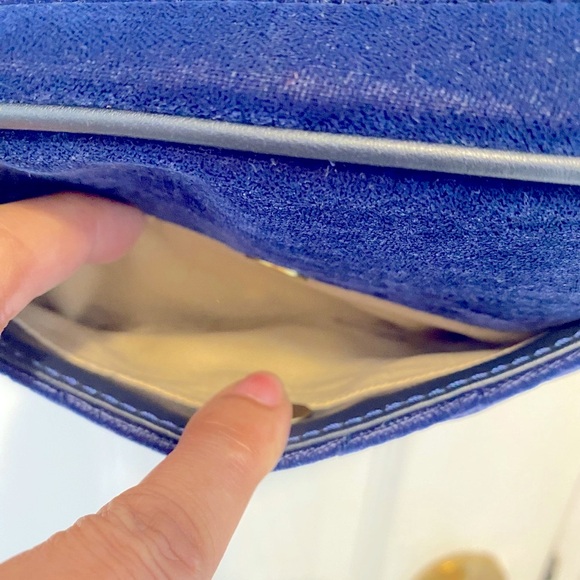 J CREW Velvet Crossbody Signet purse She’s gorgeous inside & out. Very s… - Picture 3 of 12